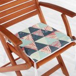 - Frm-7329-Renkli-Zemin-Uzerinde-Ucgen-Desenli-Dijital-Baskili-Modern-Fermuarli-Sandalye-Minderi - Realhomes Renkli Zemin Üzerinde Üçgen Desenli Dijital Baskılı Modern Fermuarlı Sandalye Minderi Realhomes