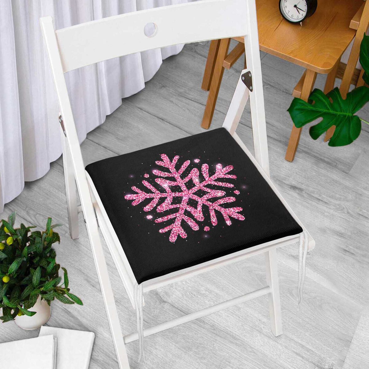 Siyah Zeminli Pembe Renkli Kar tanesi Desenli Dijital Baskılı Modern Fermuarlı Sandalye Minderi Realhomes