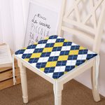 - Frm-7633-Beyaz-Zemin-Uzerinde-Baklava-Desenli-Dijital-Baskili-Modern-Fermuarli-Sandalye-Minderi - Realhomes Beyaz Zemin Üzerinde Baklava Desenli Dijital Baskılı Modern Fermuarlı Sandalye Minderi Realhomes