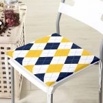 - Frm-7638-Beyaz-Zemin-Uzerinde-Baklava-Desenli-Dijital-Baskili-Modern-Fermuarli-Sandalye-Minderi - Realhomes Beyaz Zemin Üzerinde Baklava Desenli Dijital Baskılı Modern Fermuarlı Sandalye Minderi Realhomes