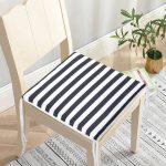 Beyaz Zemin Üzerinde Renkli Çizgili Dijital Baskılı Modern Fermuarlı Sandalye Minderi Realhomes