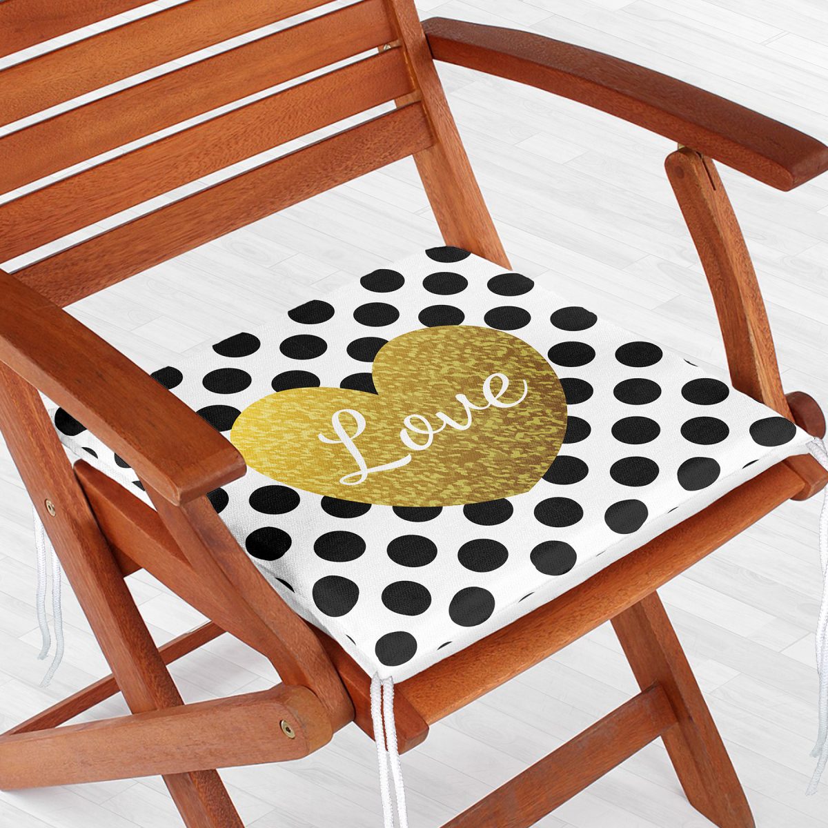 Beyaz Zeminde Puantiyeli Gold Detaylı Love Yazılı Dijital Baskılı Modern Fermuarlı Sandalye Minderi Realhomes