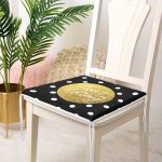 - Frm-7697-Siyah-Zemin-Uzerinde-Gold-Detayli-Sweet-Holiday-Yazili-Dijital-Baskili-Modern-Fermuarli-Sandalye-Minderi-3 - Realhomes Siyah Zemin Üzerinde Gold Detaylı Sweet Holiday Yazılı Dijital Baskılı Modern Fermuarlı Sandalye Minderi Realhomes