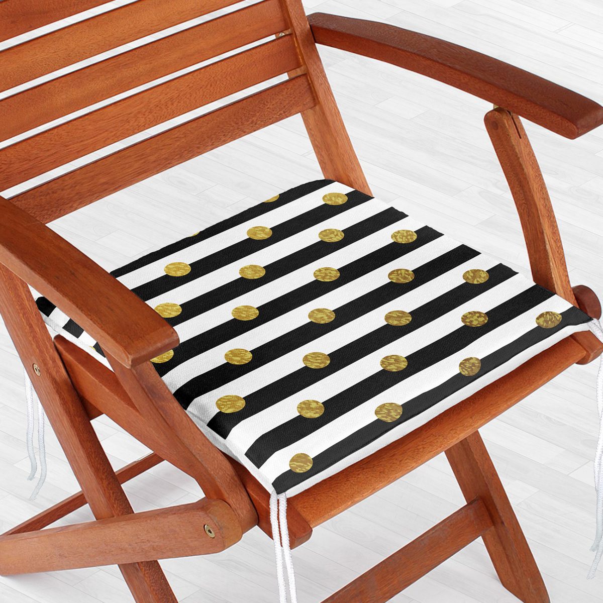 Beyaz Zemin Üzerinde Gold Detaylı Puantiye Dijital Baskılı Modern Fermuarlı Sandalye Minderi Realhomes