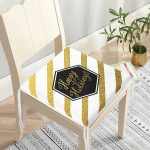 - Frm-7701-Beyaz-Zemin-Uzerinde-Gold-Detayli-Happy-Holidays-Yazili-Dijital-Baskili-Modern-Fermuarli-Sandalye-Minderi-2 - Realhomes Beyaz Zemin Üzerinde Gold Detaylı Happy Holidays Yazılı Dijital Baskılı Modern Fermuarlı Sandalye Minderi Realhomes