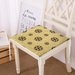 - Frm-7707-Gold-Zemin-Uzerinde-Siyah-Renkli-Kar-tanesi-Desenli-Dijital-Baskili-Modern-Fermuarli-Sandalye-Minderi - Realhomes Gold Zemin Üzerinde Siyah Renkli Kar tanesi Desenli Dijital Baskılı Modern Fermuarlı Sandalye Minderi Realhomes