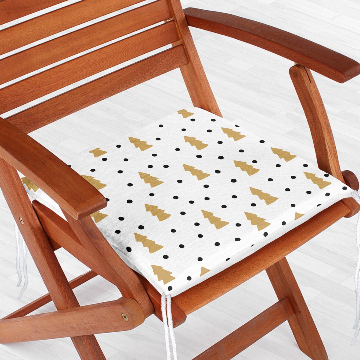 Beyaz Zemin Üzerinde Gold Detaylı Çam Ağacı Desenli Dijital Baskılı Modern Fermuarlı Sandalye Minderi Realhomes