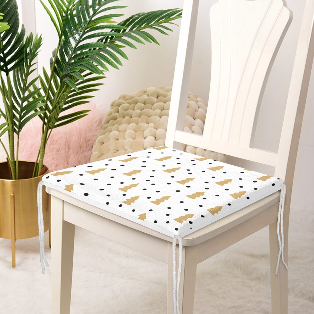 Beyaz Zemin Üzerinde Gold Detaylı Çam Ağacı Desenli Dijital Baskılı Modern Fermuarlı Sandalye Minderi Realhomes