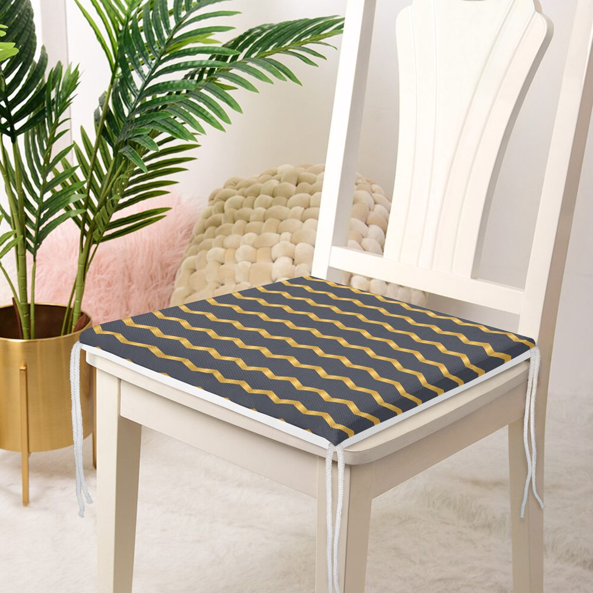 Renkli Zemin Üzerinde Gold Renkli Modern Zikzak Desenli Dijital Baskılı Modern Fermuarlı Sandalye Minderi Realhomes