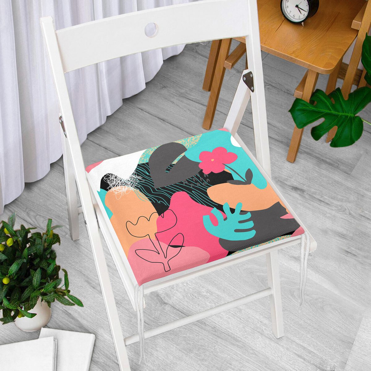 Renkli Zemin Üzerinde Geometrik Yaprak Desenli Dijital Baskılı Modern Fermuarlı Sandalye Minderi Realhomes
