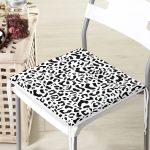 - Frm-8102-Beyaz-Zemin-Uzerinde-Siyah-Renkli-Geometrik-Cizim-Dijital-Baskili-Modern-Fermuarli-Sandalye-Minderi - Realhomes Beyaz Zemin Üzerinde Siyah Renkli Geometrik Çizim Dijital Baskılı Modern Fermuarlı Sandalye Minderi Realhomes