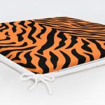 - Frm-8103-Renkli-Zemin-Uzerinde-Siyah-Zebra-Motifli-Dijital-Baskili-Modern-Fermuarli-Sandalye-Minderi-5 - Realhomes Renkli Zemin Üzerinde Siyah Zebra Motifli Dijital Baskılı Modern Fermuarlı Sandalye Minderi Realhomes