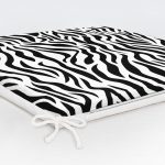 - Frm-8105-Beyaz-Zemin-Uzerinde-Siyah-Geometrik-Desenli-Dijital-Baskili-Modern-Fermuarli-Sandalye-Minderi-5 - Realhomes Beyaz Zemin Üzerinde Siyah Geometrik Desenli Dijital Baskılı Modern Fermuarlı Sandalye Minderi Realhomes