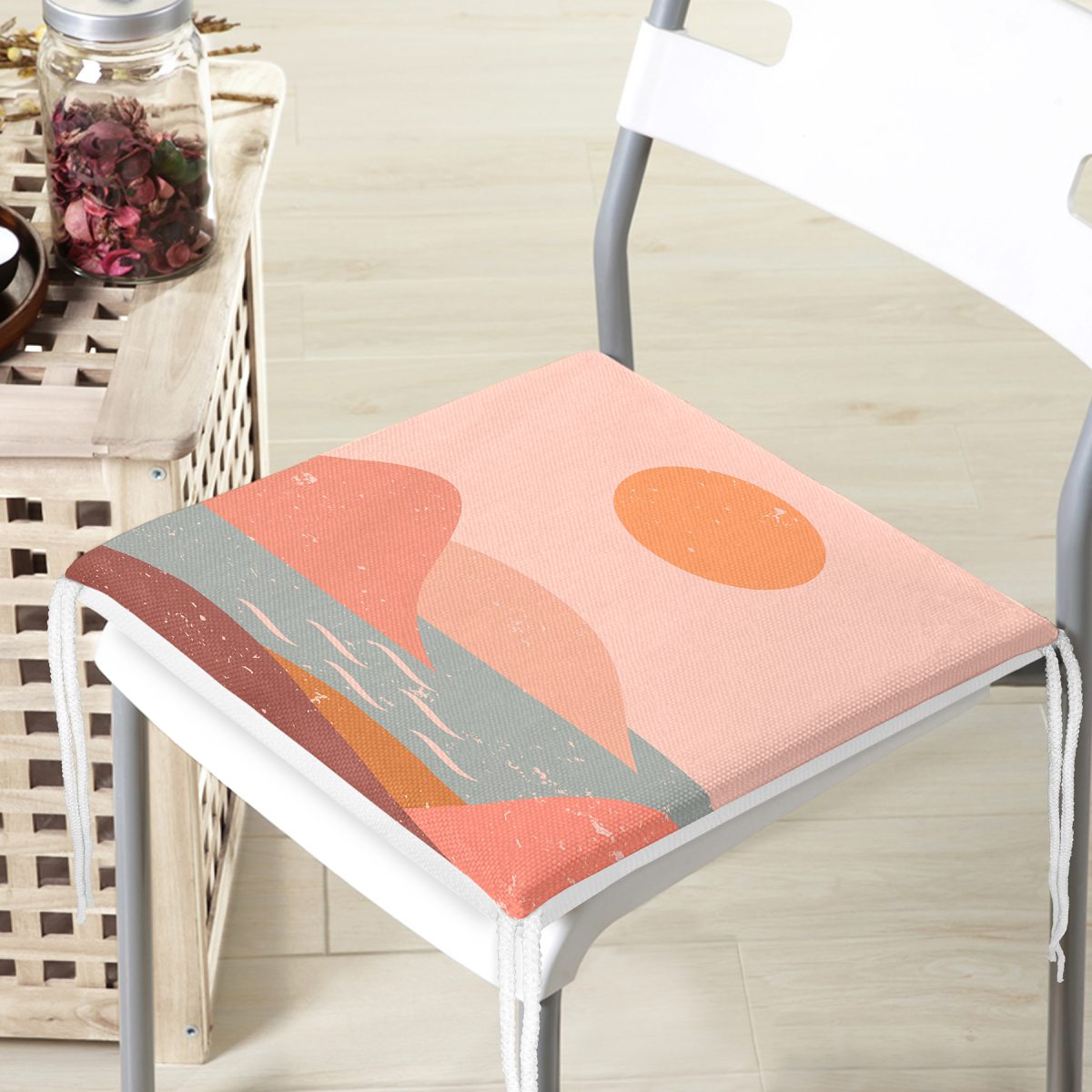 Pastel Zemin Üzerinde Güneş Desenli Dijital Baskılı Modern Fermuarlı Sandalye Minderi Realhomes