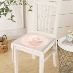 - Frm-8171-Pastel-Zemin-Uzerinde-Antik-Desenli-Dijital-Baskili-Modern-Fermuarli-Sandalye-Minderi-3 - Realhomes Pastel Zemin Üzerinde Antik Desenli Dijital Baskılı Modern Fermuarlı Sandalye Minderi Realhomes