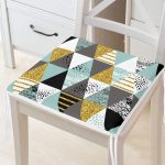 - Frm-8226-Pastel-Zemin-Uzerinde-Gold-Detayli-Geometrik-Desenli-Dijital-Baskili-Modern-Fermuarli-Sandalye-Minderi - Realhomes Pastel Zemin Üzerinde Gold Detaylı Geometrik Desenli Dijital Baskılı Modern Fermuarlı Sandalye Minderi Realhomes