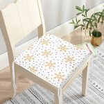 - Frm-8280-Beyaz-Zemin-Uzerinde-Gold-Detayli-Kar-tanesi-Dijital-Baskili-Modern-Fermuarli-Sandalye-Minderi-2 - Realhomes Beyaz Zemin Üzerinde Gold Detaylı Kar tanesi Dijital Baskılı Modern Fermuarlı Sandalye Minderi Realhomes