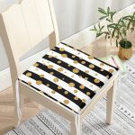 - Frm-8282-Beyaz-Zeminde-Siyah-Cizgili-Gold-Detayli-Puantiyeli-Dijital-Baskili-Modern-Fermuarli-Sandalye-Minderi-2 - Realhomes Beyaz Zeminde Siyah Çizgili Gold Detaylı Puantiyeli Dijital Baskılı Modern Fermuarlı Sandalye Minderi Realhomes