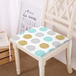 - Frm-8284-Beyaz-Zeminde-Gold-Detayli-Renkli-Puantiye-Desenli-Dijital-Baskili-Modern-Fermuarli-Sandalye-Minderi - Realhomes Beyaz Zeminde Gold Detaylı Renkli Puantiye Desenli Dijital Baskılı Modern Fermuarlı Sandalye Minderi Realhomes