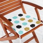 - Frm-8289-Beyaz-Zemin-Uzerinde-Gold-Detayli-Geometrik-Desenli-Dijital-Baskili-Modern-Fermuarli-Sandalye-Minderi-1 - Realhomes Beyaz Zemin Üzerinde Gold Detaylı Geometrik Desenli Dijital Baskılı Modern Fermuarlı Sandalye Minderi Realhomes