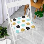 - Frm-8289-Beyaz-Zemin-Uzerinde-Gold-Detayli-Geometrik-Desenli-Dijital-Baskili-Modern-Fermuarli-Sandalye-Minderi-2 - Realhomes Beyaz Zemin Üzerinde Gold Detaylı Geometrik Desenli Dijital Baskılı Modern Fermuarlı Sandalye Minderi Realhomes