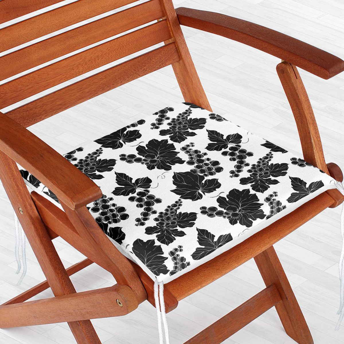 Beyaz Zemin Üzerinde Siyah Yaprak Desenli Dijital Baskılı Modern Fermuarlı Sandalye Minderi Realhomes