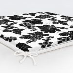 - Frm-8318-Beyaz-Zemin-Uzerinde-Siyah-Yaprak-Desenli-Dijital-Baskili-Modern-Fermuarli-Sandalye-Minderi-5 - Realhomes  Beyaz Zemin Üzerinde Siyah Yaprak Desenli Dijital Baskılı Modern Fermuarlı Sandalye Minderi Realhomes