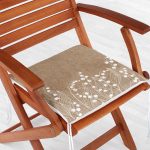 - Frm-8427-Renkli-Zemin-Uzerinde-Beyaz-Cicek-Desenli-Dijital-Baskili-Modern-Fermuarli-Sandalye-Minderi-1 - Realhomes Renkli Zemin Üzerinde Beyaz Çiçek Desenli Dijital Baskılı Modern Fermuarlı Sandalye Minderi Realhomes