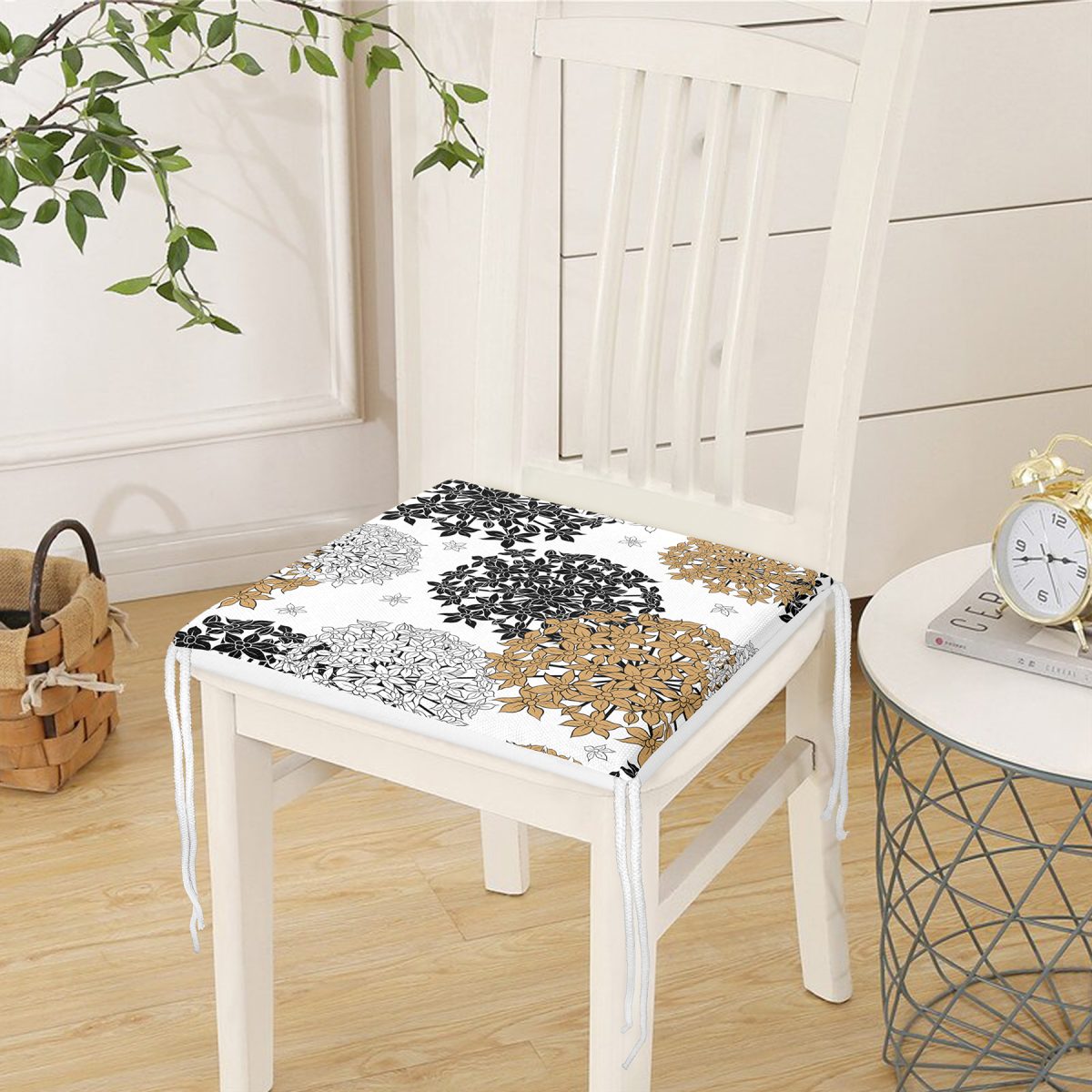 Beyaz Zemin Üzerinde Renkli Çiçek Desenli Dijital Baskılı Modern Fermuarlı Sandalye Minderi Realhomes