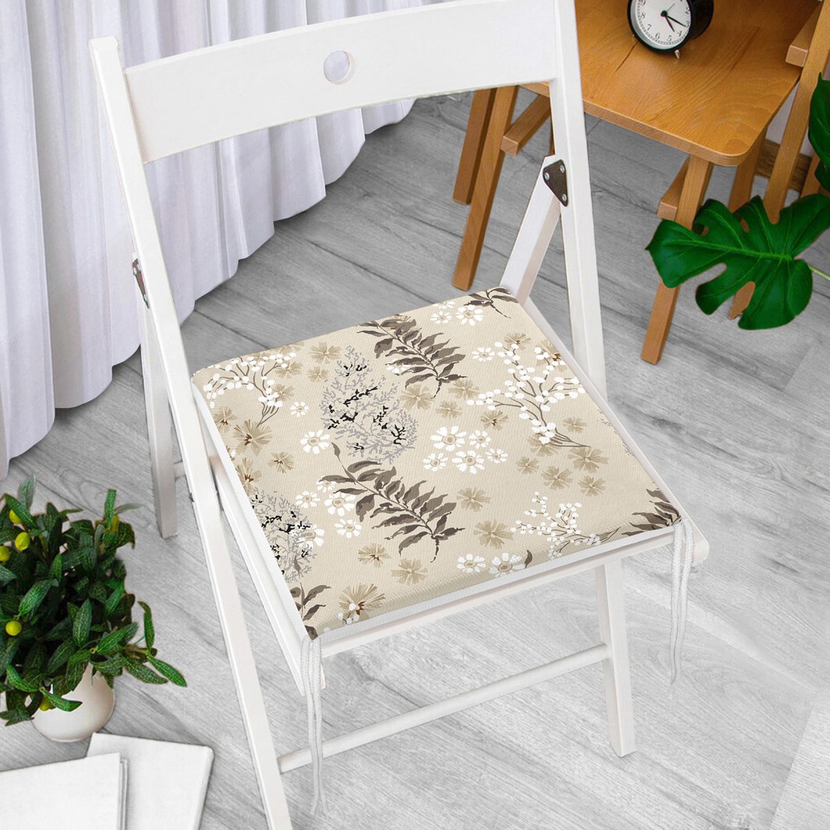Pastel Zemin Üzerinde Renkli Yaprak Desenli Dijital Baskılı Modern Fermuarlı Sandalye Minderi Realhomes