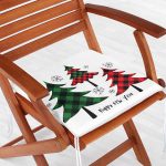 - Frm-8613-Beyaz-Zemin-Uzerinde-Ekose-Desenli-Cam-Agaci-Motifli-Dijital-Baskili-Modern-Fermuarli-Sandalye-Minderi - Realhomes Beyaz Zemin Üzerinde Ekose Desenli Çam Ağacı Motifli Dijital Baskılı Modern Fermuarlı Sandalye Minderi Realhomes