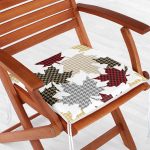 - Frm-8624-Beyaz-Zemin-Uzerinde-Ekoseli-Yaprak-Desenli-Dijital-Baskili-Modern-Fermuarli-Sandalye-Minderi-1 - Realhomes Beyaz Zemin Üzerinde Ekoseli Yaprak Desenli Dijital Baskılı Modern Fermuarlı Sandalye Minderi Realhomes