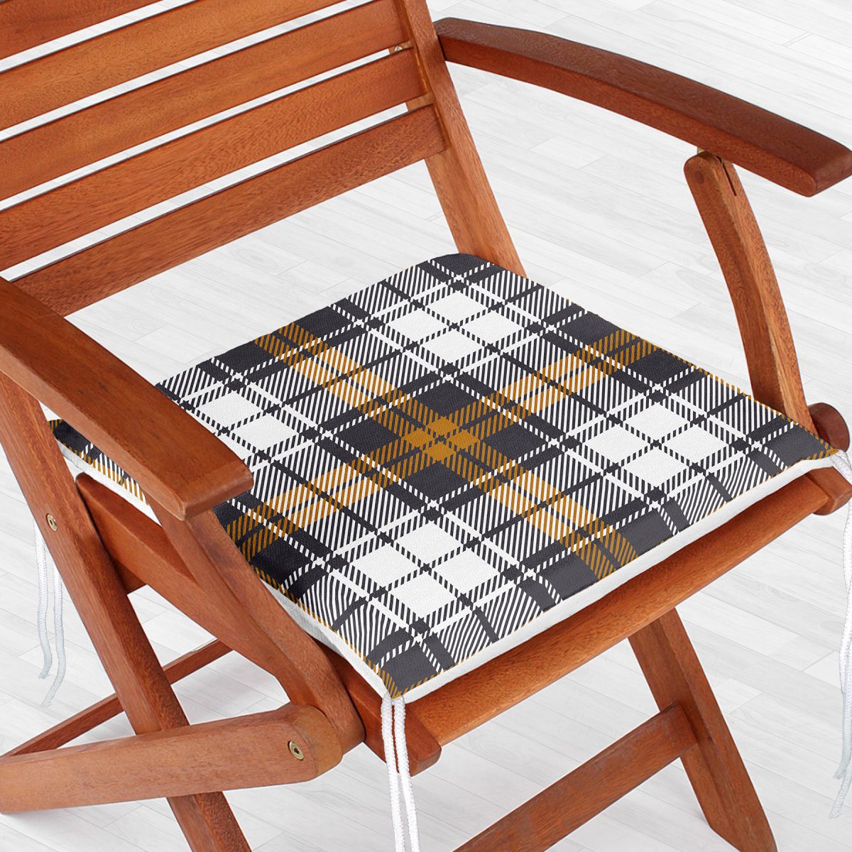 Beyaz Zemin Üzerinde Renkli Ekose Desenli Dijital Baskılı Modern Fermuarlı Sandalye Minderi Realhomes
