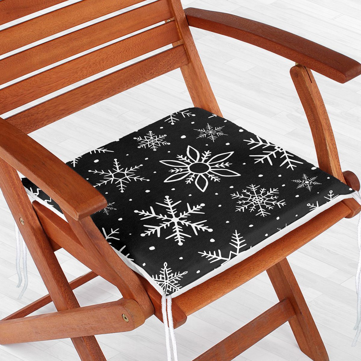 Siyah Zemin Üzerinde Beyaz Kar tanesi Desenli Dijital Baskılı Modern Fermuarlı Sandalye Minderi Realhomes