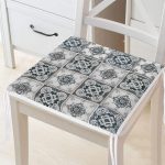 Renkli Zemin Üzerinde Geometrik Desenli Dijital Baskılı Modern Fermuarlı Sandalye Minderi Realhomes