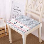 - Frm-8789-Beyaz-Zemin-Uzerinde-Renkli-Cizgili-Capa-Desenli-Dijital-Baskili-Modern-Fermuarli-Sandalye-Minderi - Realhomes Beyaz Zemin Üzerinde Renkli Çizgili Çapa Desenli Dijital Baskılı Modern Fermuarlı Sandalye Minderi Realhomes