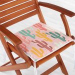 - Frm-8865-Renkli-Zemin-Uzerinde-Sevimli-Kaktus-Desenli-Dijital-Baskili-Modern-Fermuarli-Sandalye-Minderi-1 - Realhomes Renkli Zemin Üzerinde Sevimli Kaktüs Desenli Dijital Baskılı Modern Fermuarlı Sandalye Minderi Realhomes