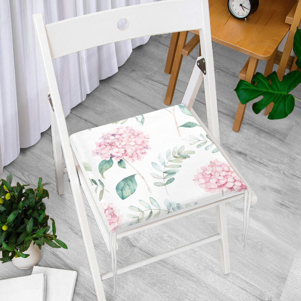 Beyaz Zeminli Yeşil Yapraklı Ortanca Çiçek Dijital Baskılı Modern Fermuarlı Sandalye Minderi Realhomes