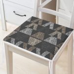 - Frm-Ryl174-Siyah-Zemin-Geometrik-Ucgen-Tasarimli-Fermuarli-Sandalye-Minderi - Realhomes Siyah Zemin Geometrik Üçgen Tasarımlı Fermuarlı Sandalye Minderi Realhomes