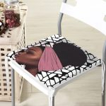 - Frm-Ryl186-Geometrik-Zeminli-Siyahi-Kadin-Figurlu-Fermuarli-Sandalye-Minderi-3 - Realhomes Geometrik Zeminli Siyahi Kadın Figürlü Fermuarlı Sandalye Minderi Realhomes