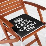- Frm-Ryl69-Siyah-Beyaz-Keep-Calm-And-Carry-On-Baskili-Fermuarli-Sandalye-Minderi-1 - Realhomes Siyah Beyaz Keep Calm And Carry On Baskılı Fermuarlı Sandalye Minderi Realhomes