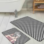 Siyah Beyaz Zemin Gül Tasarımlı 2'li Kaymaz Tabanlı Banyo & Mutfak Paspas Takımı Realhomes