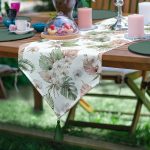 - UcgenRunner-10000-Gorsel - Realhomes  Tropik Yaprak Motifli Dijital Baskılı Modern Püsküllü Şönil Üçgen Runner Realhomes