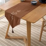 Kahve Zemin Minimalist Çizimli Dijital Baskılı Modern Püsküllü Şönil Üçgen Runner Realhomes