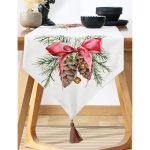 Özel Tasarım Kurdaleli Kozalak Motifli Dijital Baskılı Dekoratif Püsküllü Şönil Üçgen Runner Realhomes