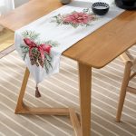 Özel Tasarım Kurdaleli Kozalak Motifli Dijital Baskılı Dekoratif Püsküllü Şönil Üçgen Runner Realhomes