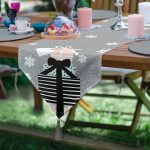 Gri Kar Taneli Zemin Hediye Paketleri Desenli Dijital Baskılı Dekoratif Püsküllü Şönil Üçgen Runner Realhomes