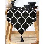 - UcgenRunner-2024-Gorsel-1 - Realhomes  Realhomes Siyah Zemin Ogea Desenli Dijital Baskılı Özel Tasarım Püsküllü Şönil Üçgen Runner Realhomes