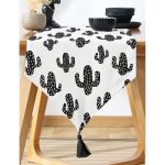 - UcgenRunner-2028-Gorsel-1 - Realhomes  Realhomes Siyah Beyaz Kaktüs Desenli Dekoratif Özel Tasarım Püsküllü Şönil Üçgen Runner Realhomes