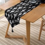 Realhomes Siyah Beyaz Kaktüs Baskılı Dekoratif Özel Tasarım Püsküllü Şönil Üçgen Runner Realhomes